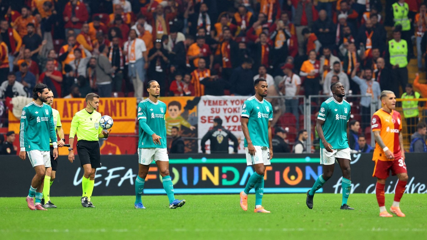 Futbalisti Liverpoolu po prehre s Galatasarayom