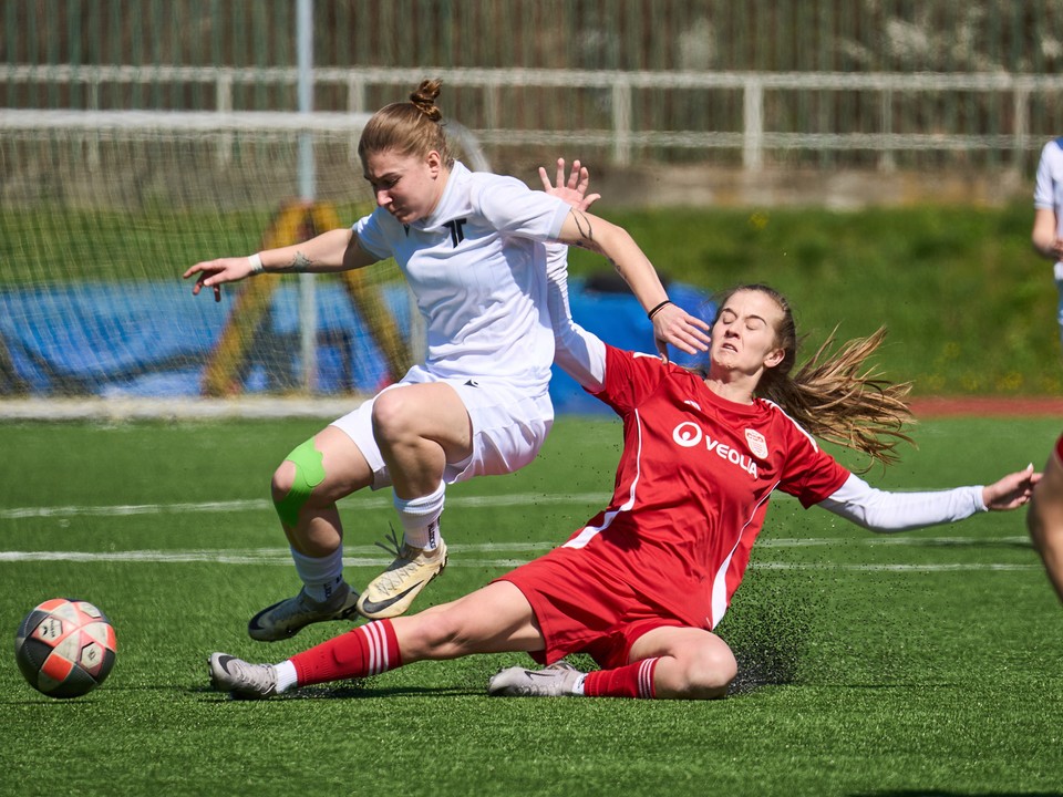 Demišportliga_3kolo nadstavby_Banská Bystrica _AS Trenčín.jpg