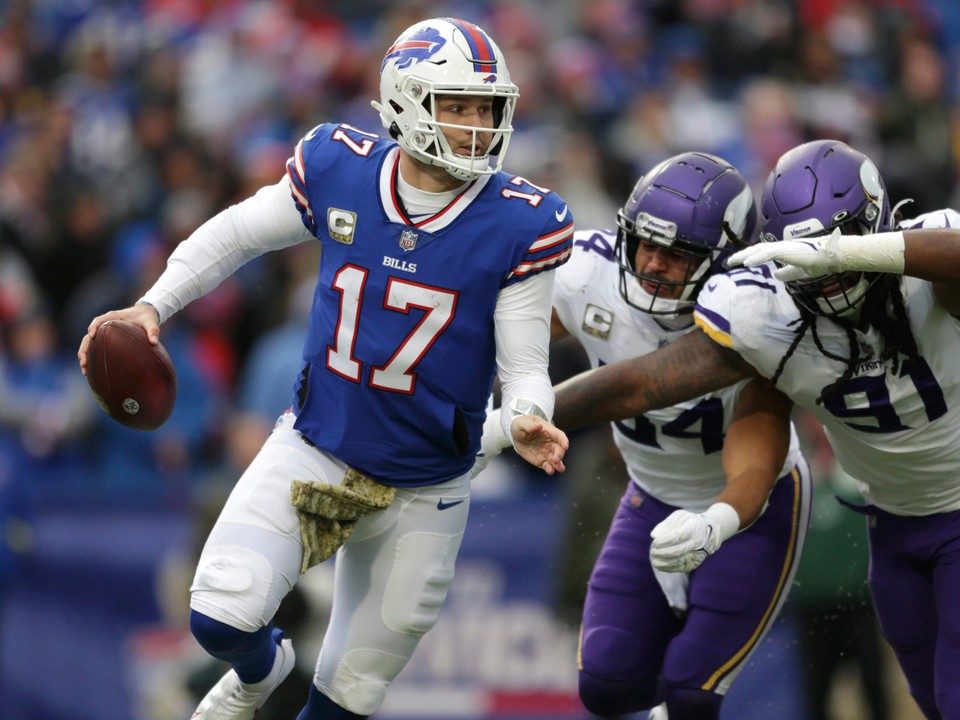 Na snímke je quarterback tímu Buffalo Bills Josh Allen.