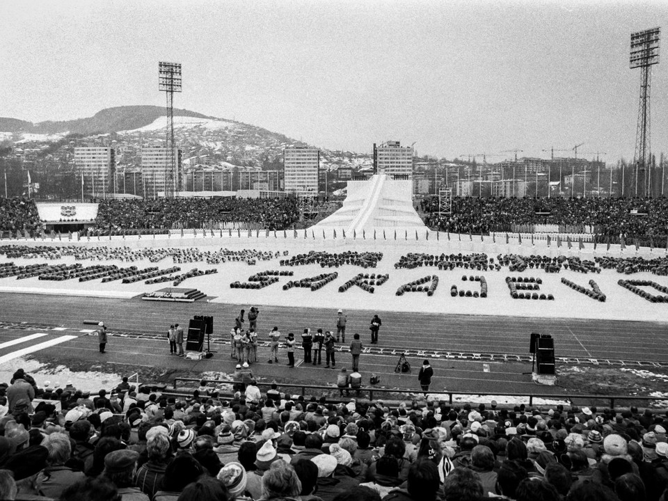Otvárací ceremoniál zimných olympijských hier 1984 v Sarajeve. 