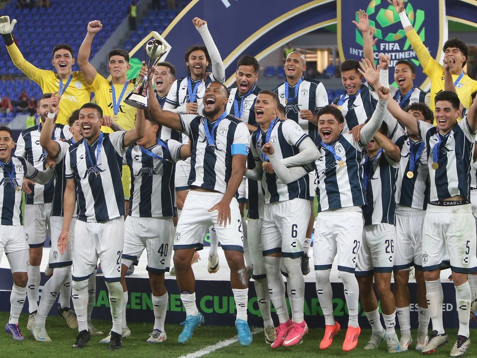 Hráči CF Pachuca oslavujú víťazstvo