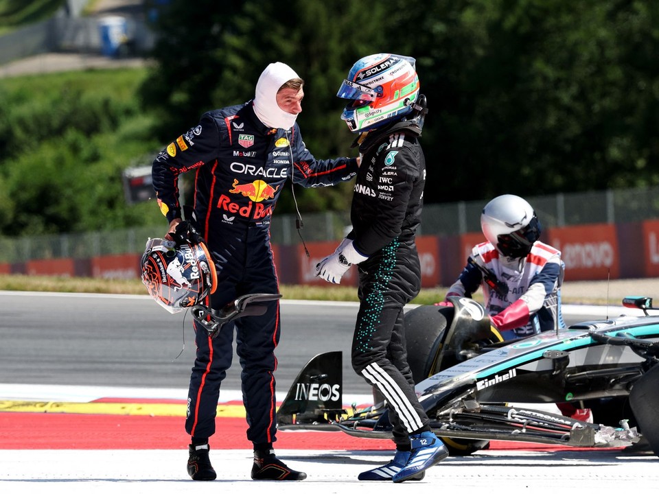 Max Verstappen a Kimi Antonelli po kolízii v Rakúsku