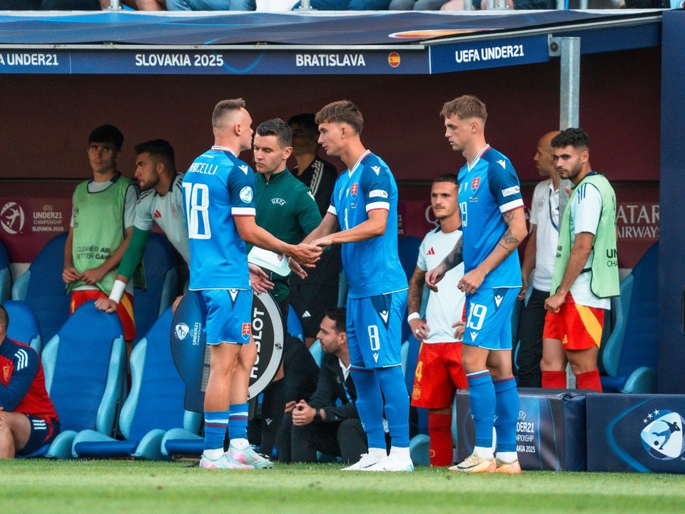 Momentka zo zápasu Slovensko - Španielsko v skupine A na EURO U21 2025 (ME vo futbale do 21 rokov 2025).