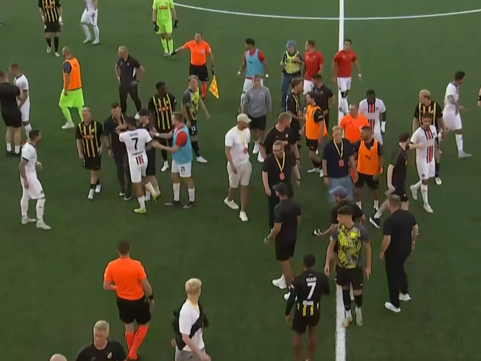 Hromadná potýčka po zápase BK Häcken - Spartak Trnava. 