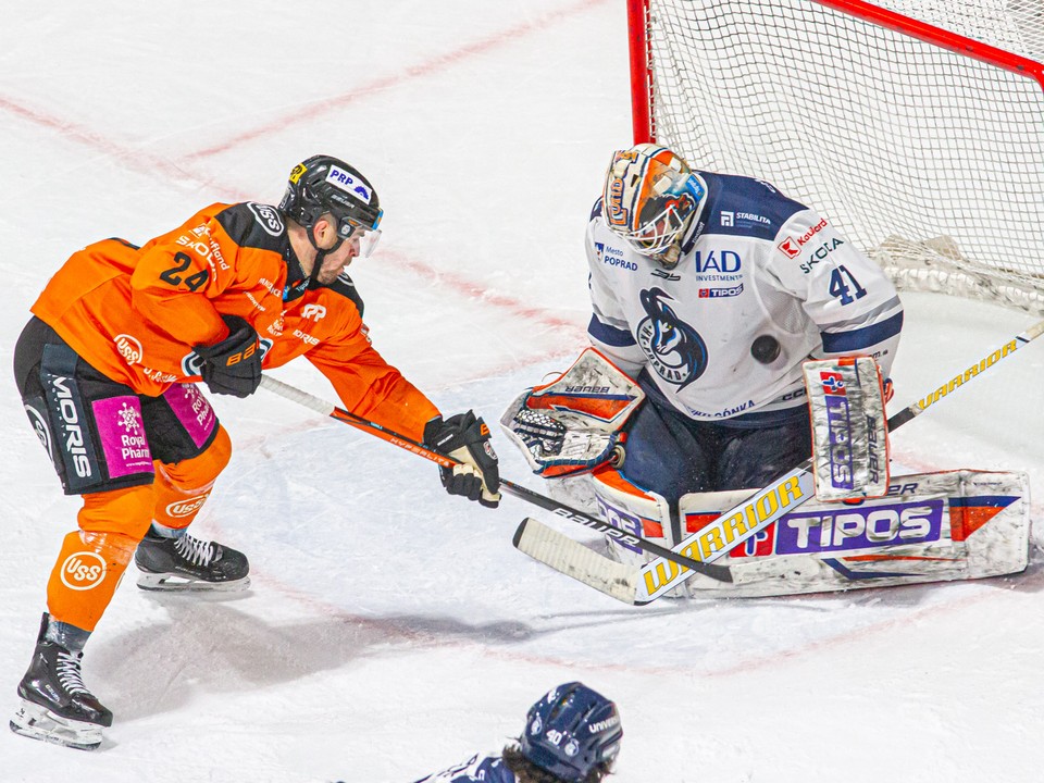 Momentka zo zápasu Košice - Poprad.