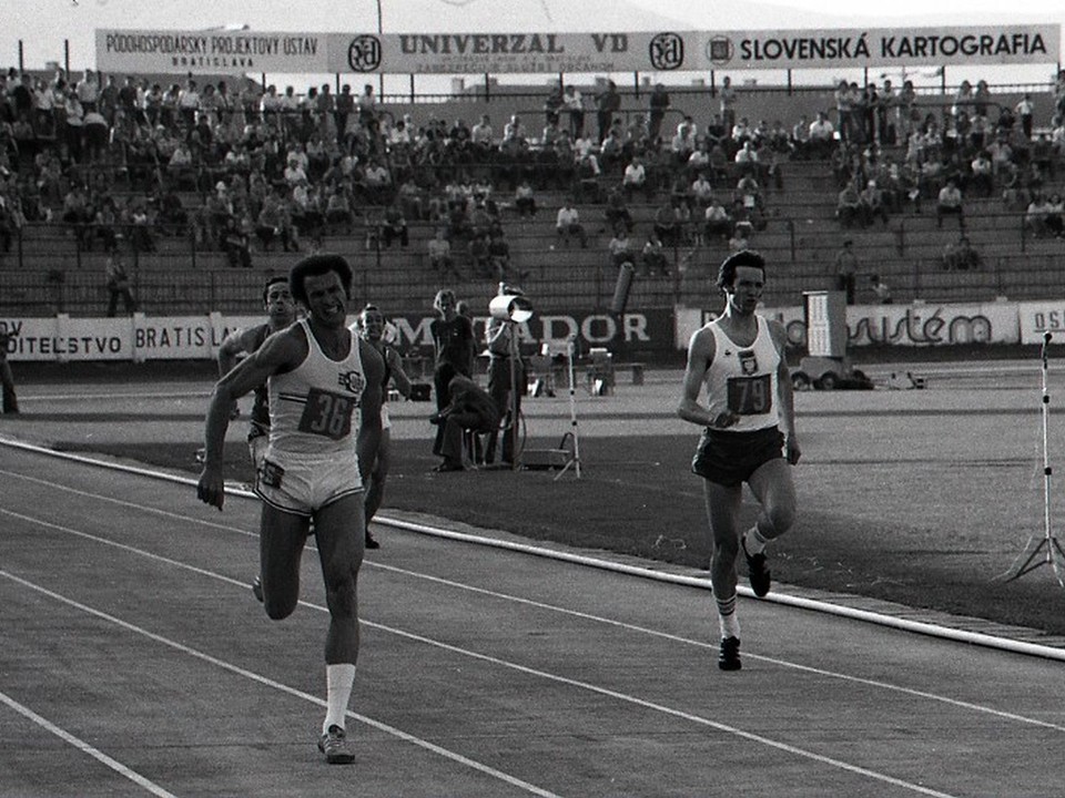 Kubánec Alberto Juantorena  v behu na 400 m na mítingu Pravda - Televízia - Slovnaft v Bratislave.