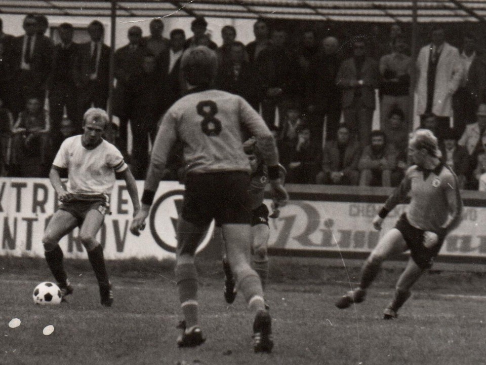 Aladár Pápista (s loptou) v drese Rimavskej Soboty.