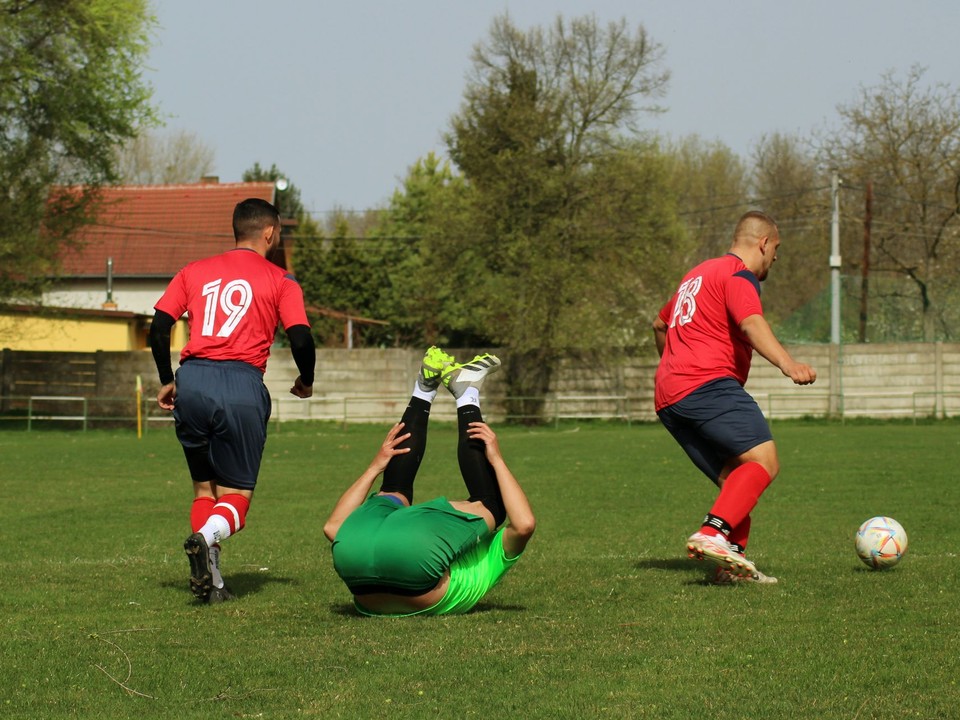 Aj v nižších súťažiach sa odohrávajú každý víkend zaujímavé futbalové súboje. 