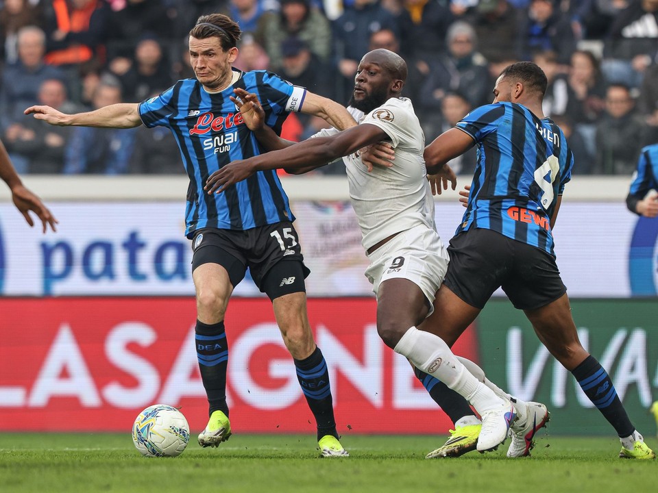 Momentka zo zápasu Atalanta - Neapol