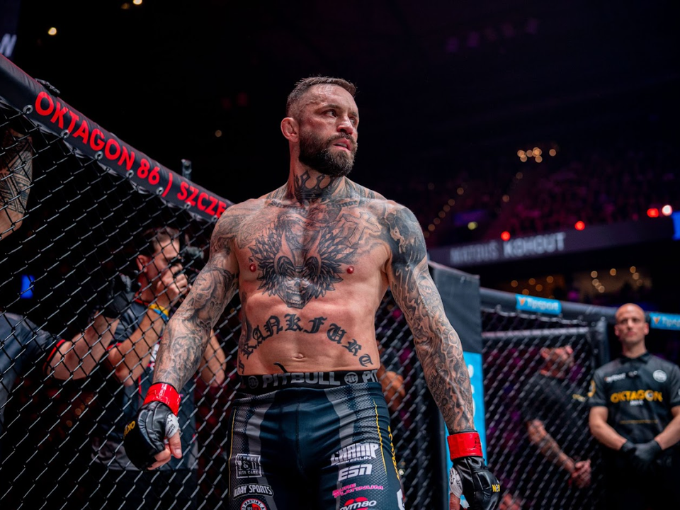 Christian Eckerlin na turnaji OKTAGON 85 v Hamburgu.