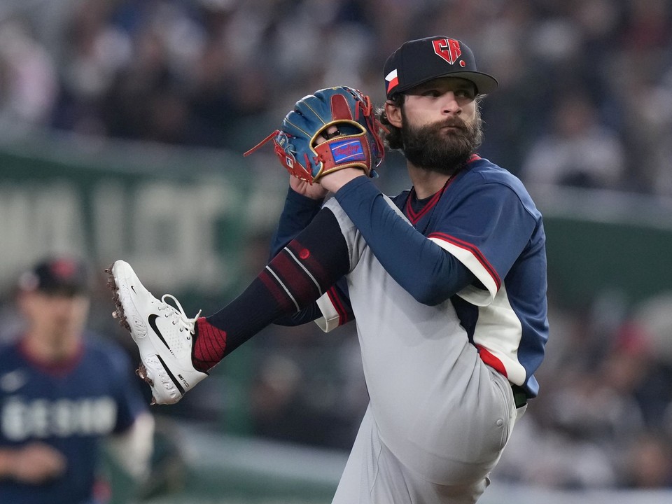 Nadhadzovač Ondřej Satoria v zápase Japonsko - Česko na World Baseball Classic v Tokiu.