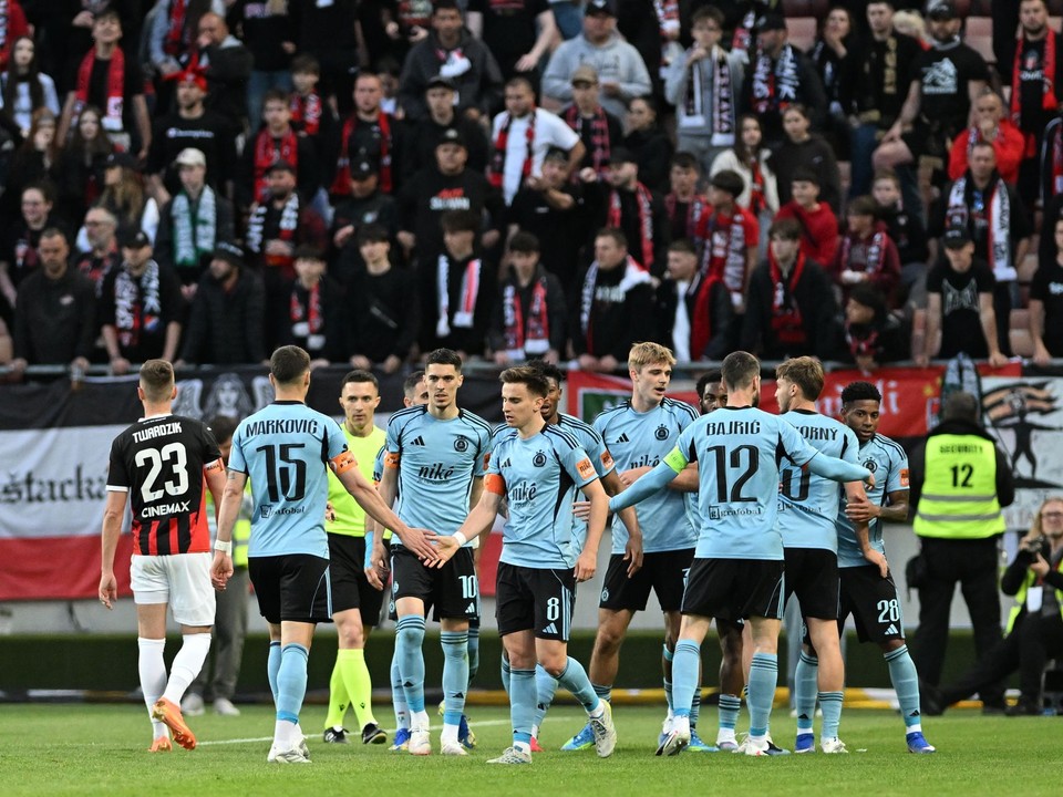 Na snímke radosť hráčov Slovana.