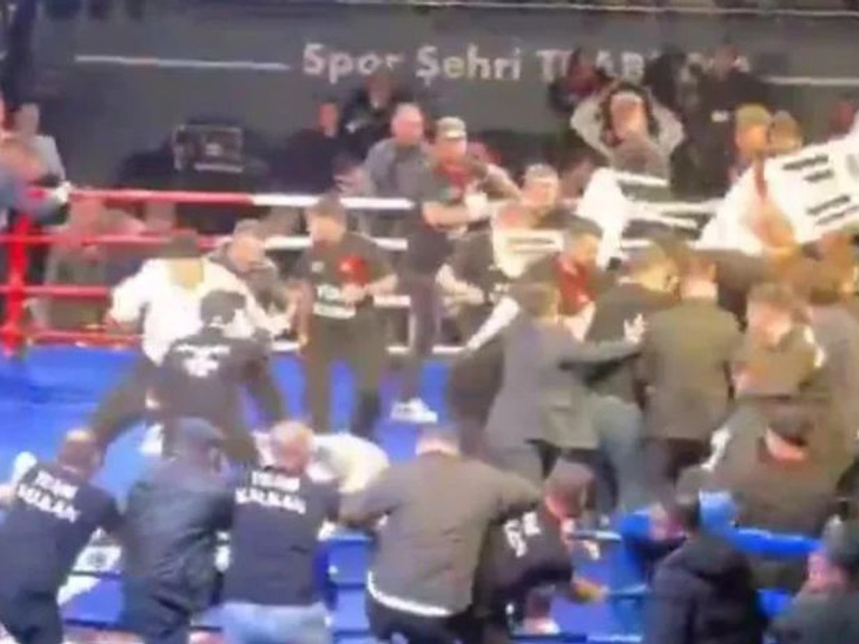 Po boxerskom zápase v Turecku sa strhla hromadná bitka