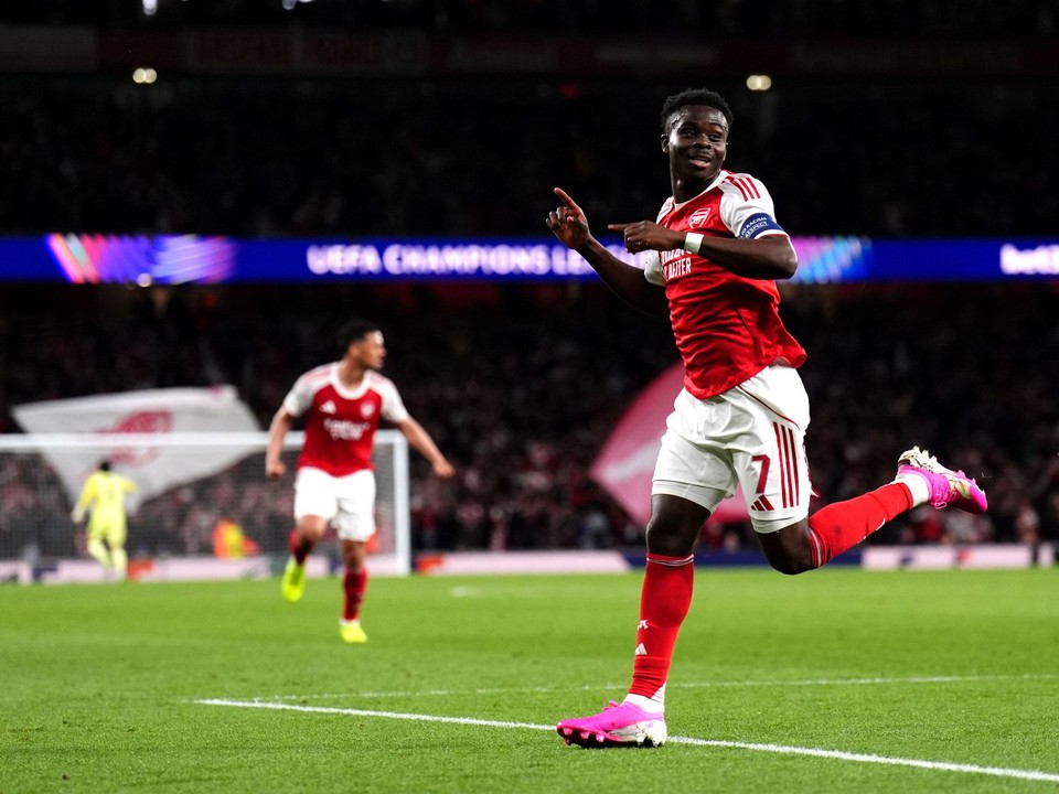 Bukayo Saka sa teší z gólu v odvete semifinále Ligy majstrov Arsenal - Atlético Madrid