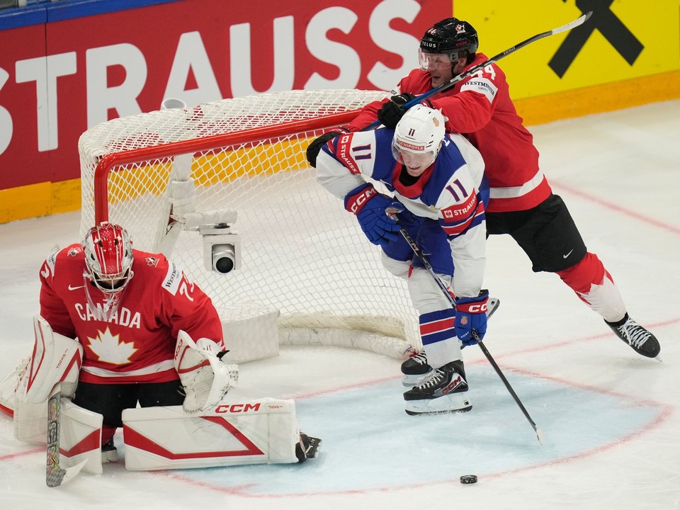 Fotka zo zápasu Kanada - USA na MS v hokeji 2026.