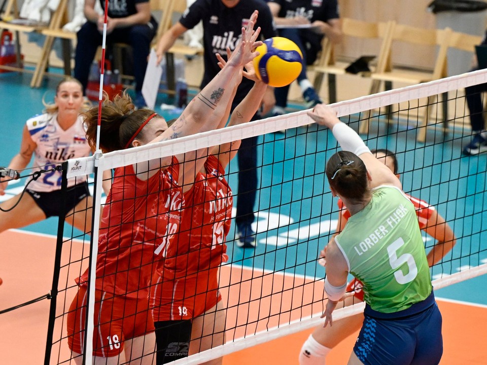 Zľava Karin Šunderlíková, Katarína Kormendyová (obe Slovensko) a Lorena Lorberová Fijoková (Slovinsko)