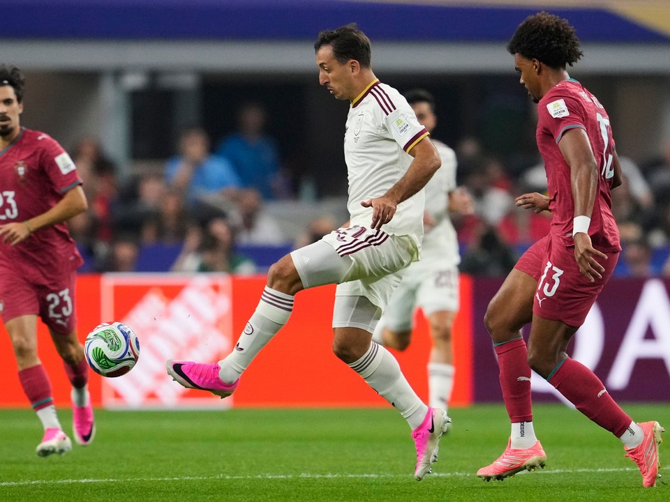 Spain's Mikel Oyarzabal (21), centre, and Portugal's Renato Veiga (13) challenge for the ball during the World Cup round of 16 soccer match between Portugal and Spain in Arlington, Texas, near Dallas, Monday, July 6, 2026. (AP Photo/Tony Gutierrez)

- Canada26
- Canada2026
- FIFA
- Mexico26
- Mexico2026
- soccer
- USA26
- USA2026
- worldcup
- worldcup26
- WorldCup2026
- futbol
- Canada26
- Canada2026
- FIFA
- Mexico26
- Mexico2026
- soccer
- USA26
- USA2026
- worldcup
- worldcup26
- WorldCup2026
- futbol