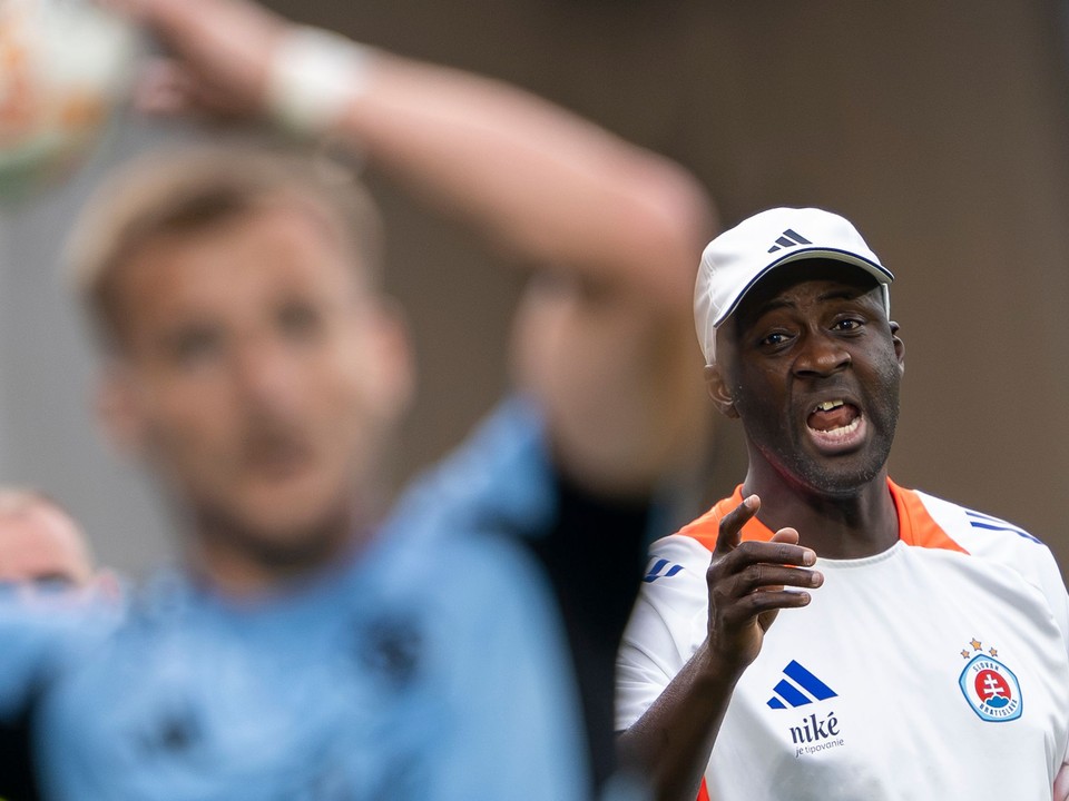 Na snímke tréner Slovana Yaya Touré.