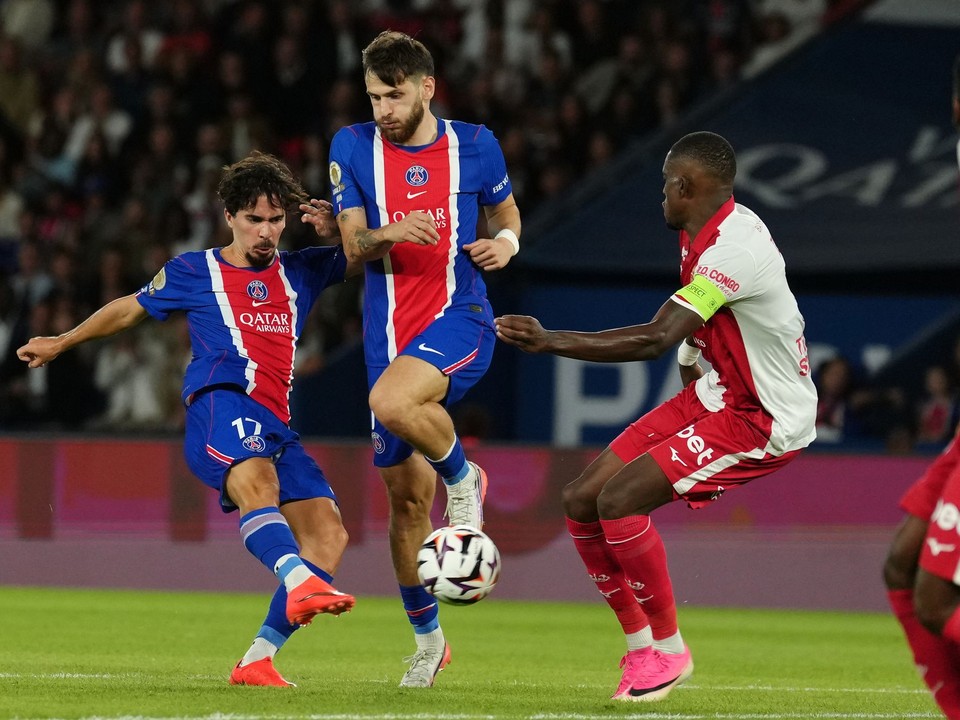 Hráči PSG a Monaca.