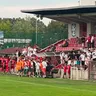 Ďakovačka hráčov Svätého Jura po zápase s Dunajskou Lužnou. 