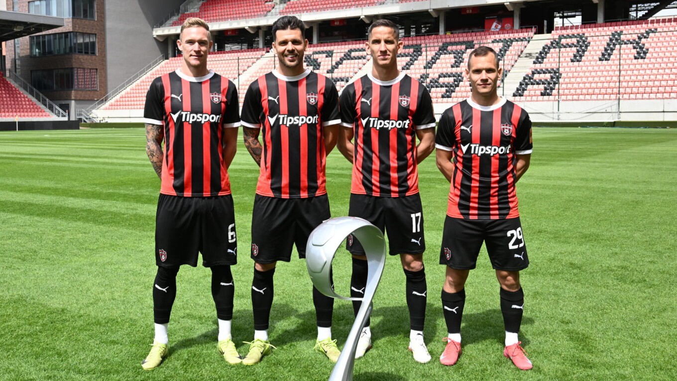 zľaval Roman Procházka, Michal Ďuriš, Jakub Paur a Martin Mikovič