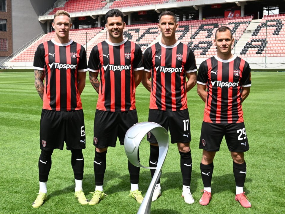 zľaval Roman Procházka, Michal Ďuriš, Jakub Paur a Martin Mikovič