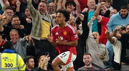 Joshua Zirkzee oslavuje gól. 