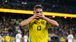 Švédsky útočník Viktor Gyökeres a jeho gólové gesto.