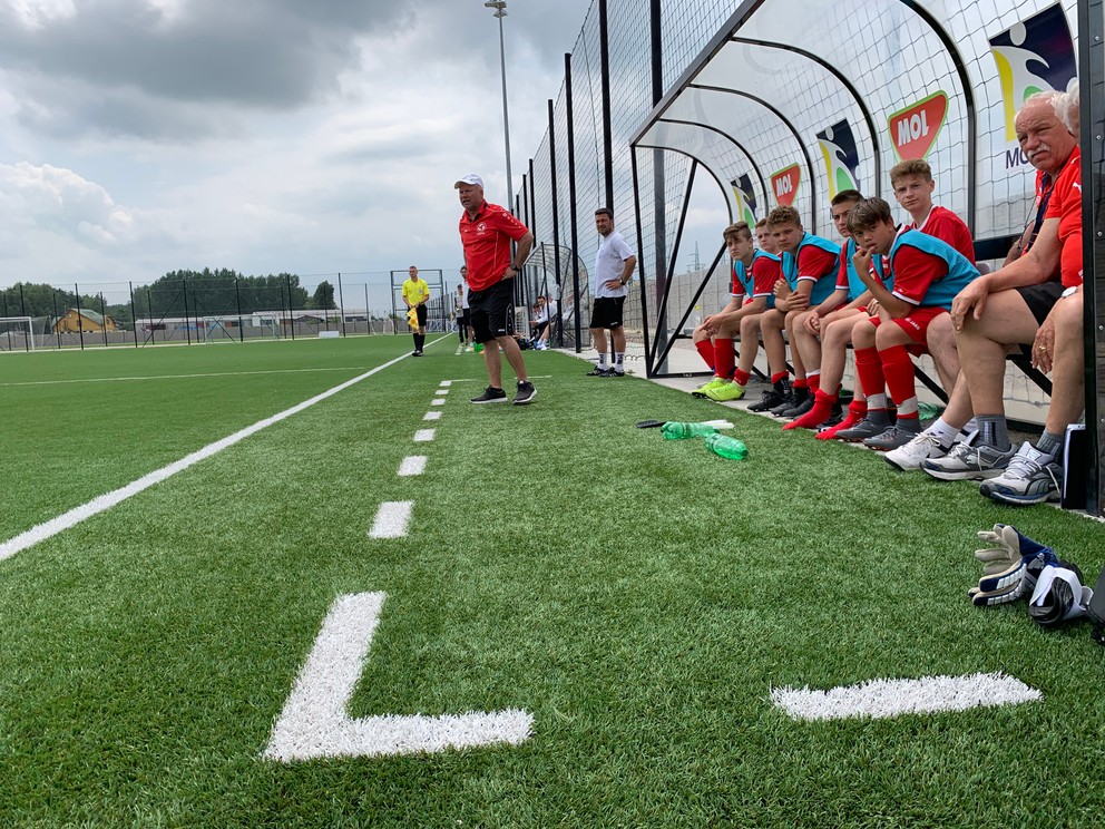 Tréner výberu ZsFZ U14 Igor Kiss burcoval svojich zverencov počas celého turnaja