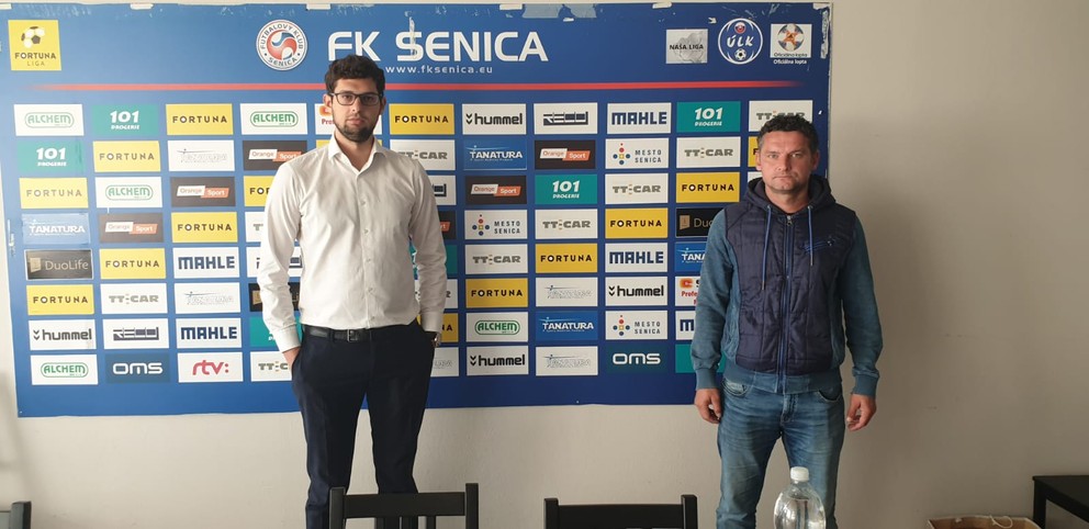 Asistent integrity SFZ Jakub Čavoj a Ivan Hodúr na prednáške v Senici v rámci kampane Fortuna liga hrá fér.