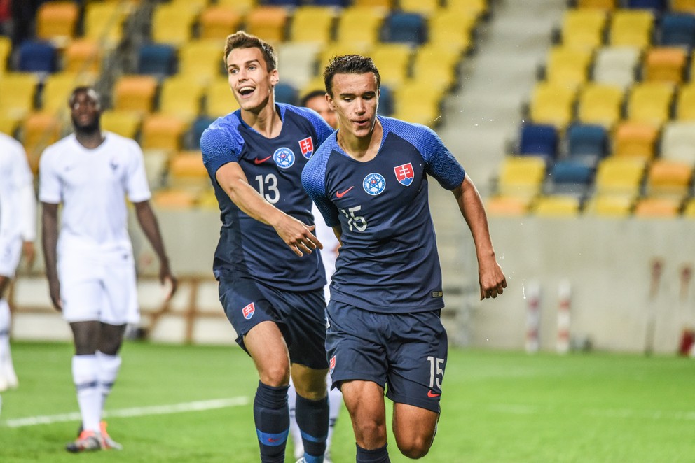 Dávid Strelec strelil proti Francúzom gól, v 5. minúte vyrovnal na 1:1.