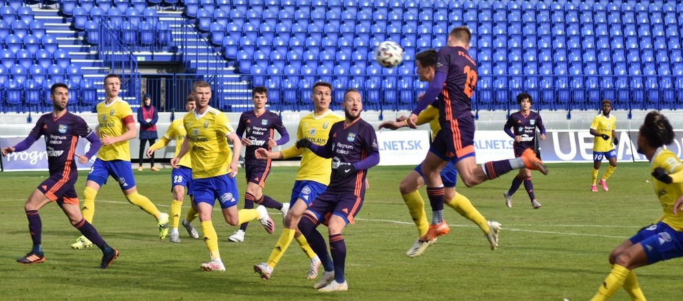 Z dvojice Michalovce - FC Košice sa tešili z postupu hráči Košíc.