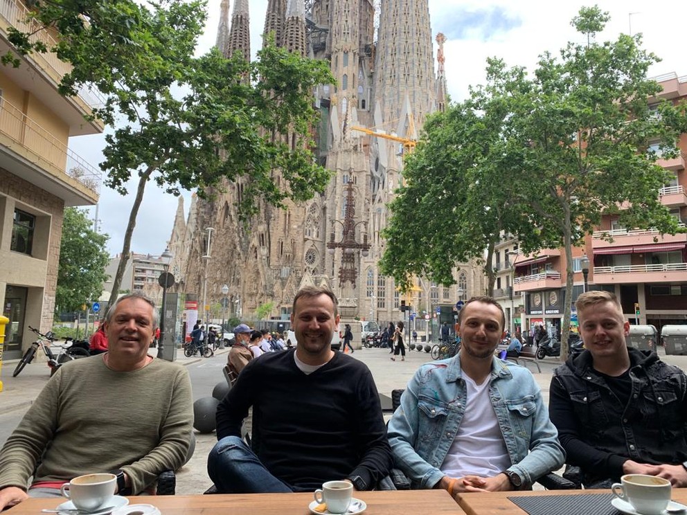 Zľava bývalý kouč slovenskej reprezentácie Marcos Angulo, kandidát na post predsedu Slovenského futsalu Tomáš Takáč a reprezentanti SR Tomáš Drahovský a Marek Karpiak.