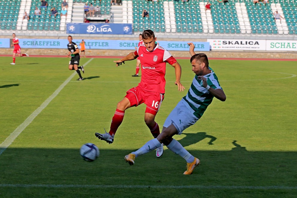 V šlágri kola MFK Skalica - MFK Dukla Banská Bystrica sa zrodila bezgólová remíza.