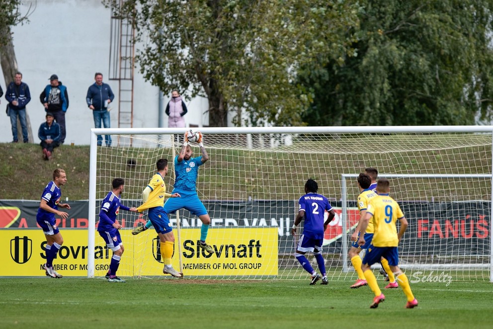 Hráči Komárna vyradili v 3. kole Slovnaft Cupu Dunajskostredčanov.