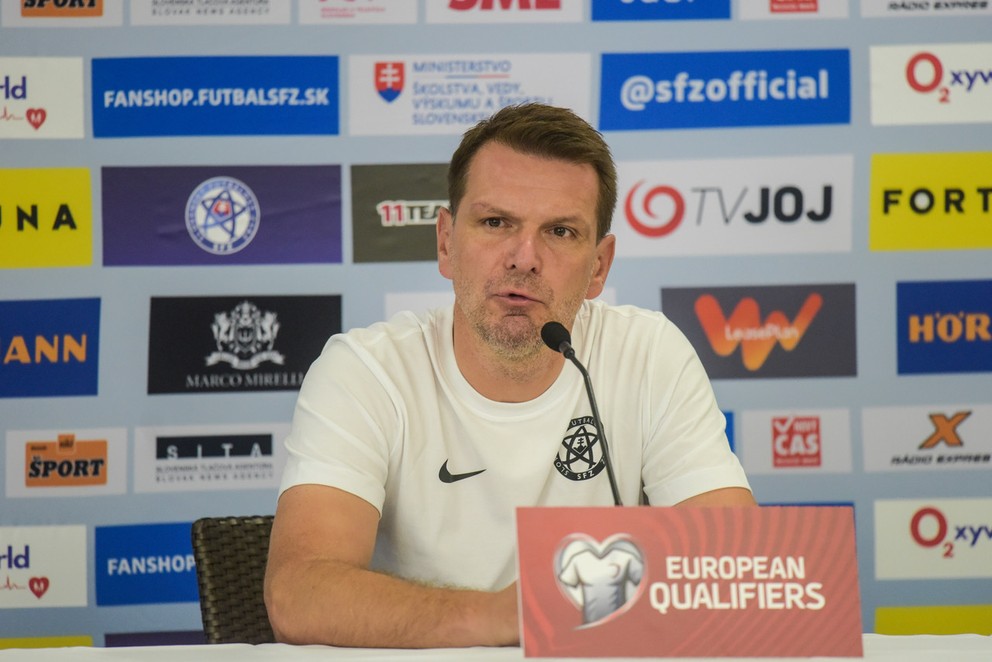 „Treba hrať inak,“ reagoval tréner Štefan Tarkovič na otázku, čoho sa nám treba vyvarovať z marcového vzájomného zápasu na Cypre.
