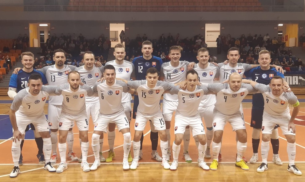 Slovenská futsalová reprezentácia pred zápasom Česko - Slovensko 1:3 (17.12.2021, Brno).