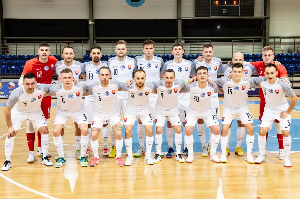 Slovenská futsalová reprezentácia pred prípravným zápasom s Bosnou a Hercegovinou (15.12.2021, Piešťany).