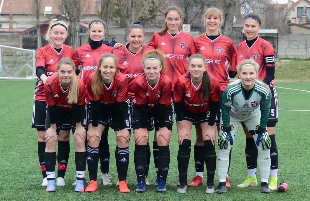 Hráčky Spartaka Trnava si v záverečnom kole I. ligy žien  zmerajú sily s futbalistkami FC Nitra.