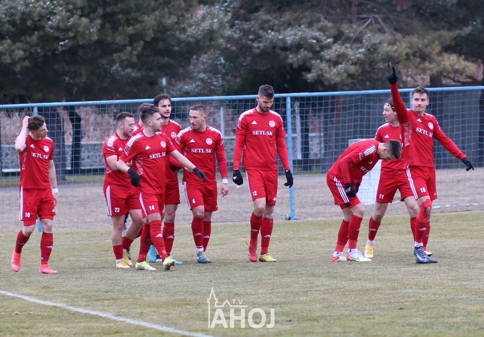 Bardejovčania na jar bodovali v oboch stretnutiach, s Komárnom remizovali 0:0 a Petržalku zdolali 2:0.