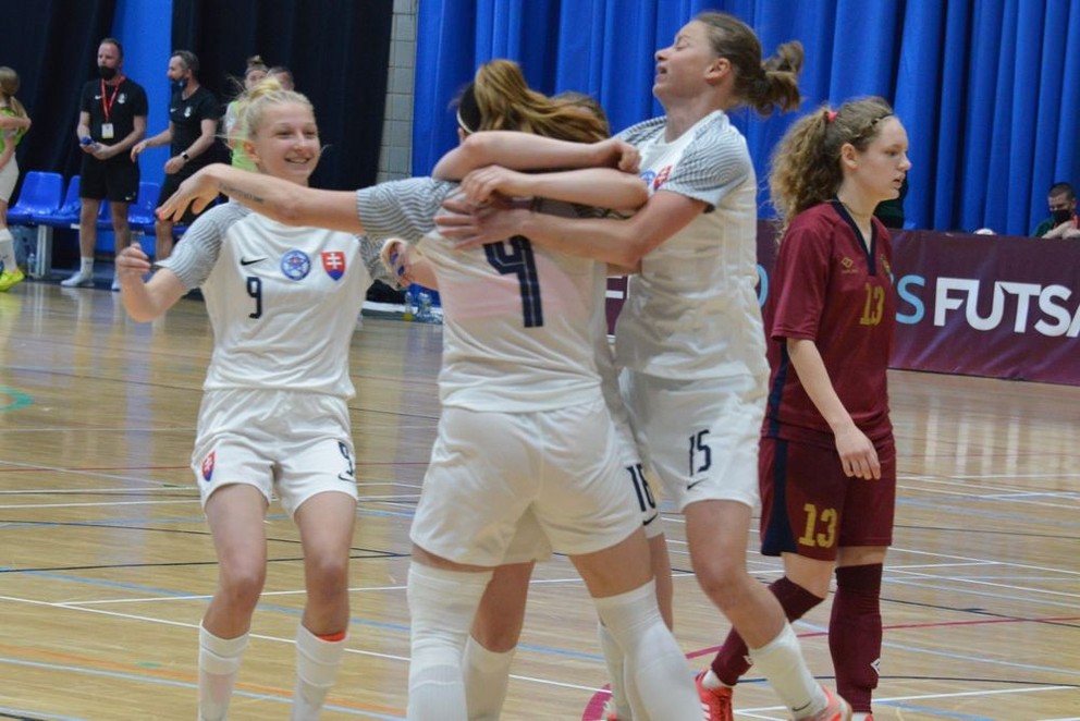 Radosť po góle do siete Moldavska na kvalifikačnom turnaji o postup na ME 2023 vo futsale žien (14. mája 2022, Gibraltár).