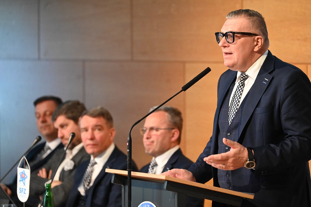 Prezident SFZ Ján Kováčik na konferencii v Poprade predostrel delegátom nový projekt na infrakštruktúru.