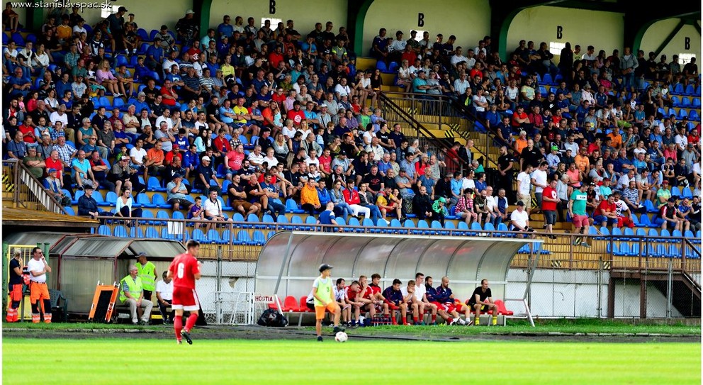 Ilustračná snímka štadióna v Brezne.