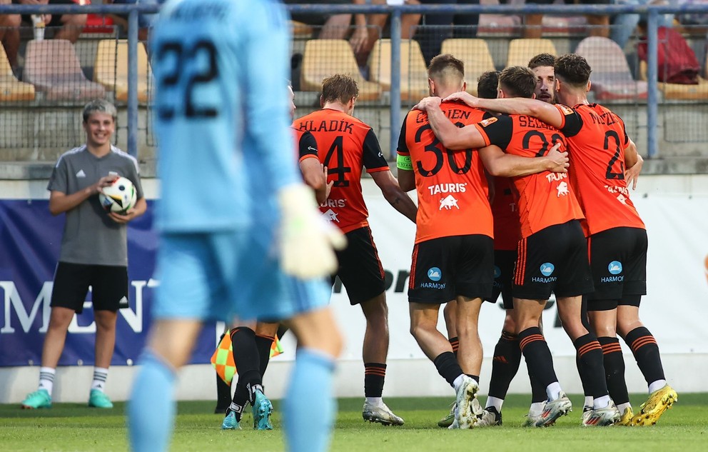 Na snímke radosť z gólu hráčov MFK Ružomberok počas odvetného zápasu play off Európskej konferečnej ligy MFK Ružomberok - FC Noah vo štvrtok 29. augusta 2024 v Ružomberku.