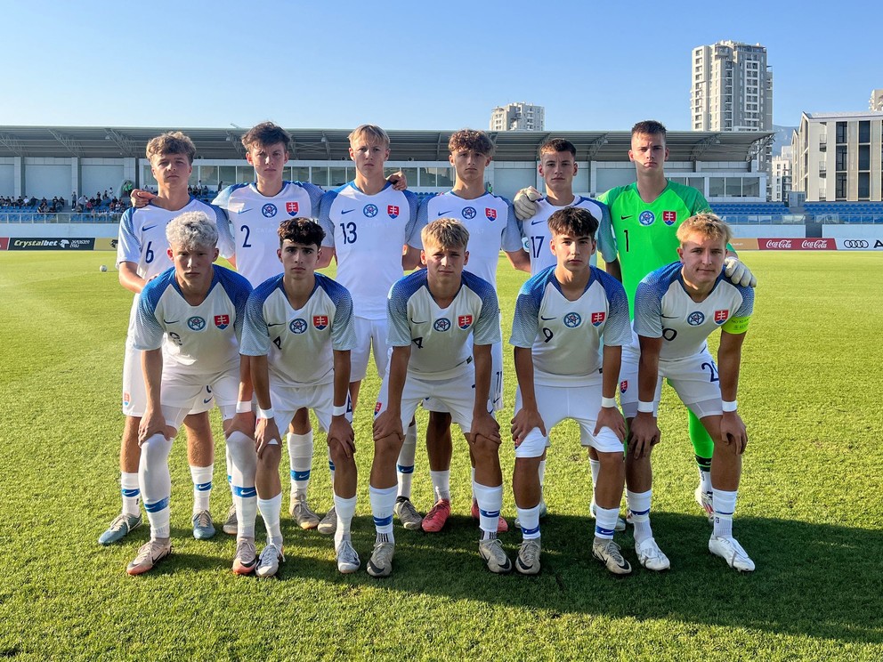 Slovenská futbalová reprezentácia do 17 rokov pred zápasom proti Gruzínsku v Tbilisi (29.8.2024).