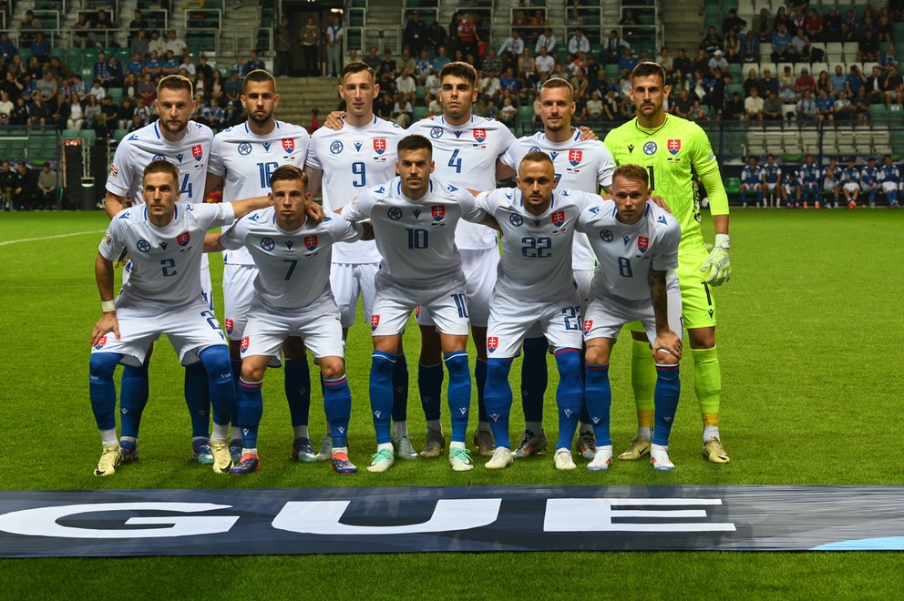 Slovenskí futbaloví reprezentanti v Tallinne vyhrali nad domácim Estónskom v úvodnom zápase C-skupiny Ligy národov.