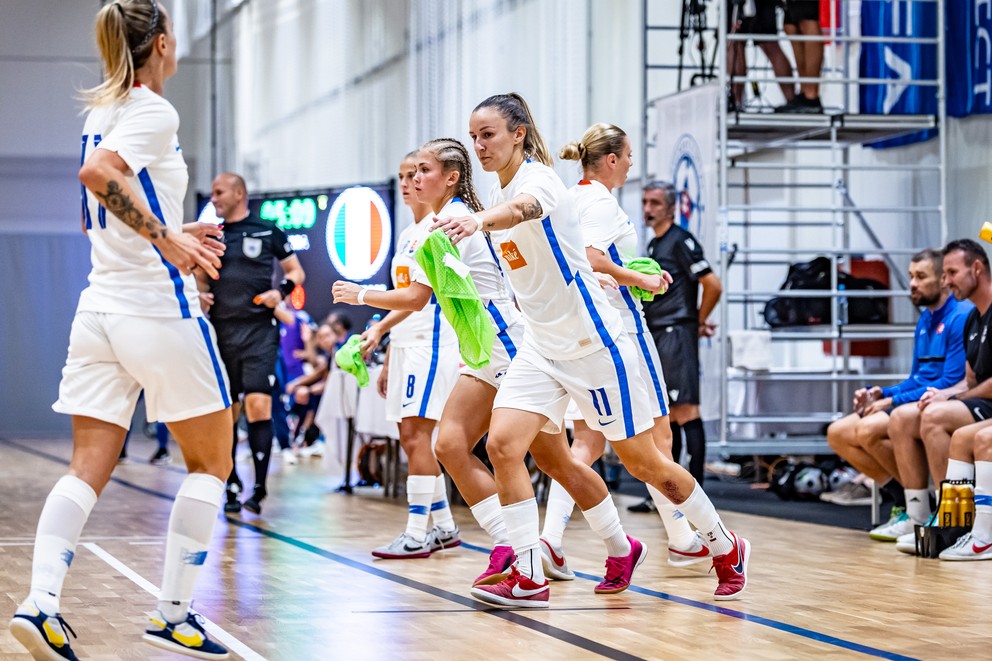 Slovenská futsalová reprezentácia žien pred prípravným zápasom Slovensko - Taliansko 1:4 (9.9.2024, Šamorín).