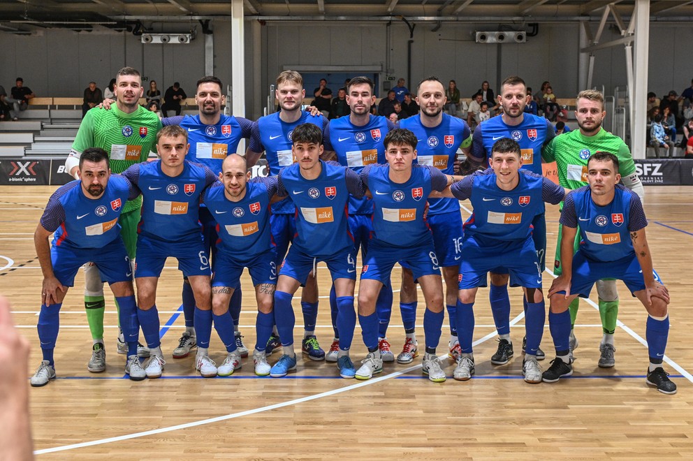 Slovenská futsalová reprezentácia pred prípravným zápasom Slovensko - Srbsko na turnaji Futsal base v Šamoríne (17.09.2024).