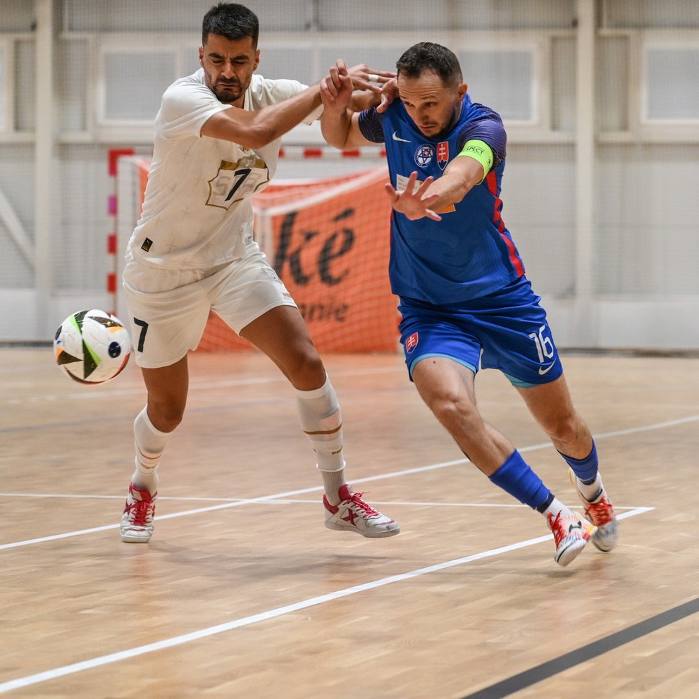 Tomáš Drahovský a Dragan Tomic v prípravnom zápase Slovensko - Srbsko na turnaji Futsal base v Šamoríne (17.09.2024).