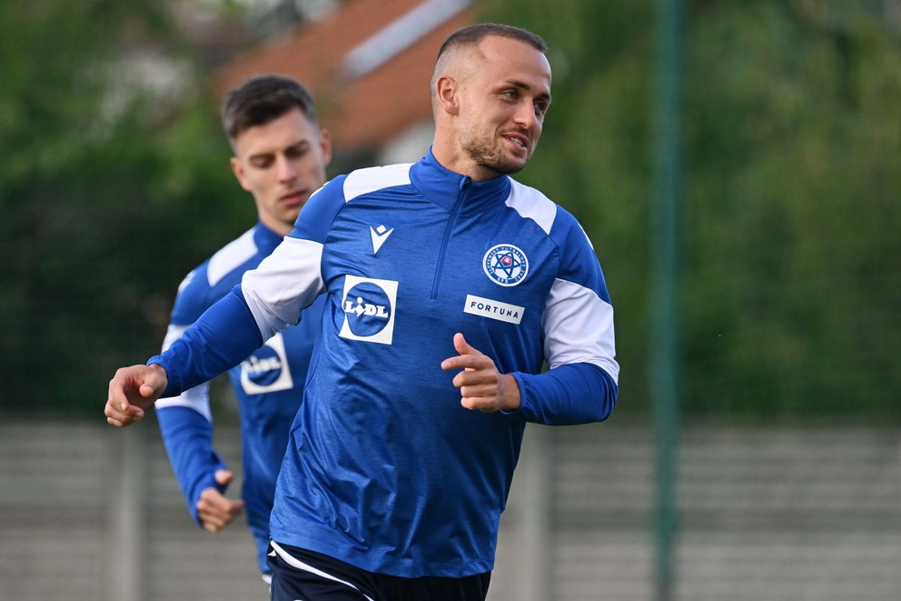 Na snímke hráč Stanislav Lobotka počas tréningu slovenskej futbalovej reprezentácie na reprezentačnom zraze pred zápasmi Ligy národov so Švédskom a Azerbajdžanom v Senci v nedeľu 6. októbra 2024. 
